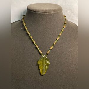 Vintage 1970’s wood and leaf necklace
